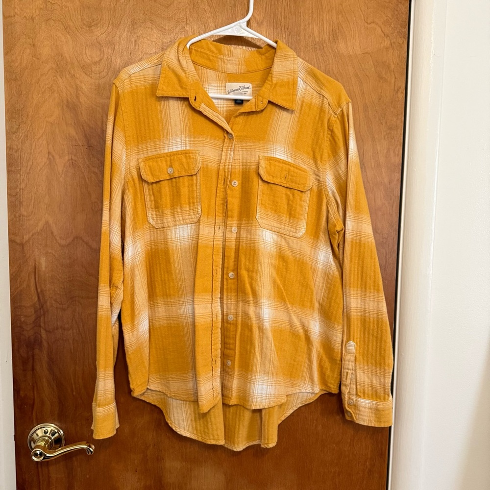 Universal Thread Women X-Large Yellow Plaid Button Up Flannel Shirt